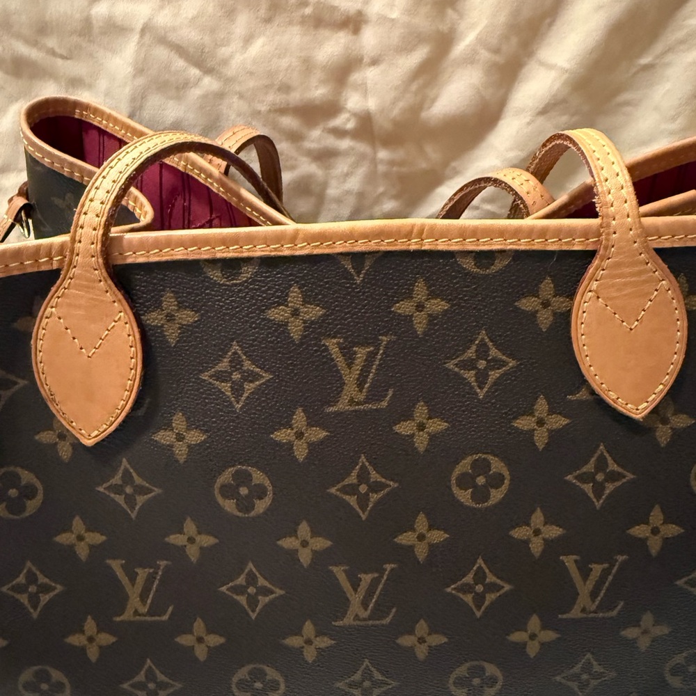 Louis Vuitton Monogram Neverfull GM Tote Bag - Picture 2 of 15